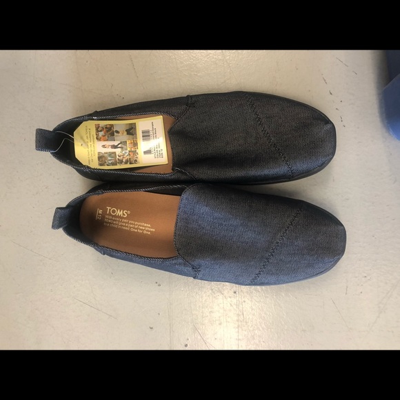 Toms - Picture 2 of 3